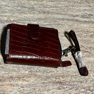 New Walletbe Croco embossed Italian leather compact wallet wristlet